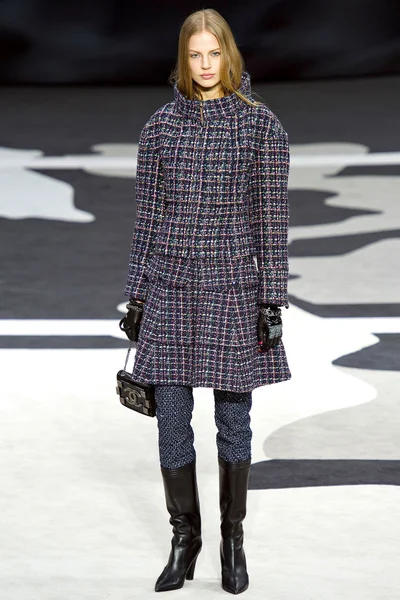 Look 27
